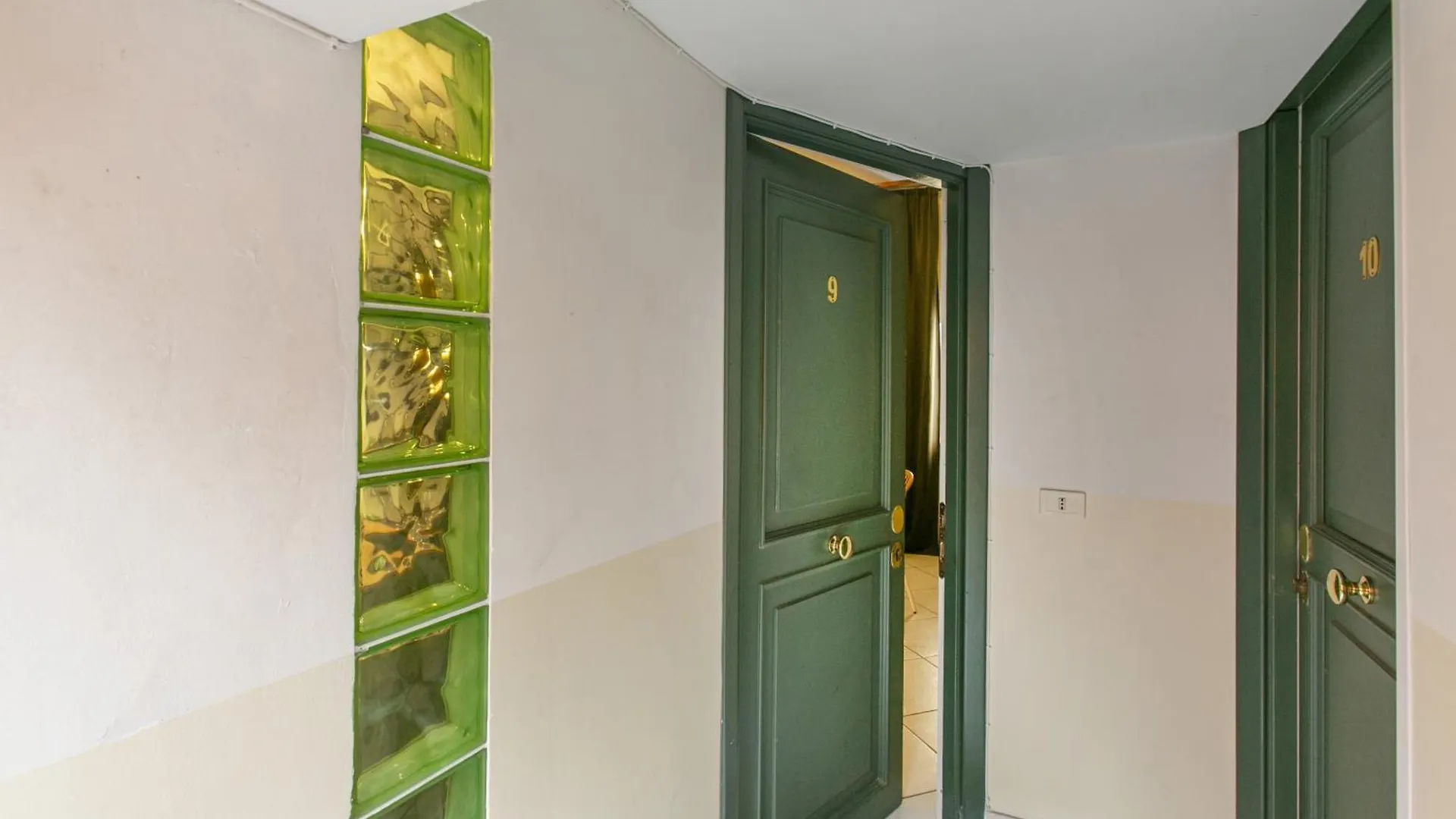 Trevi Little Palace #9 Rome Apartment