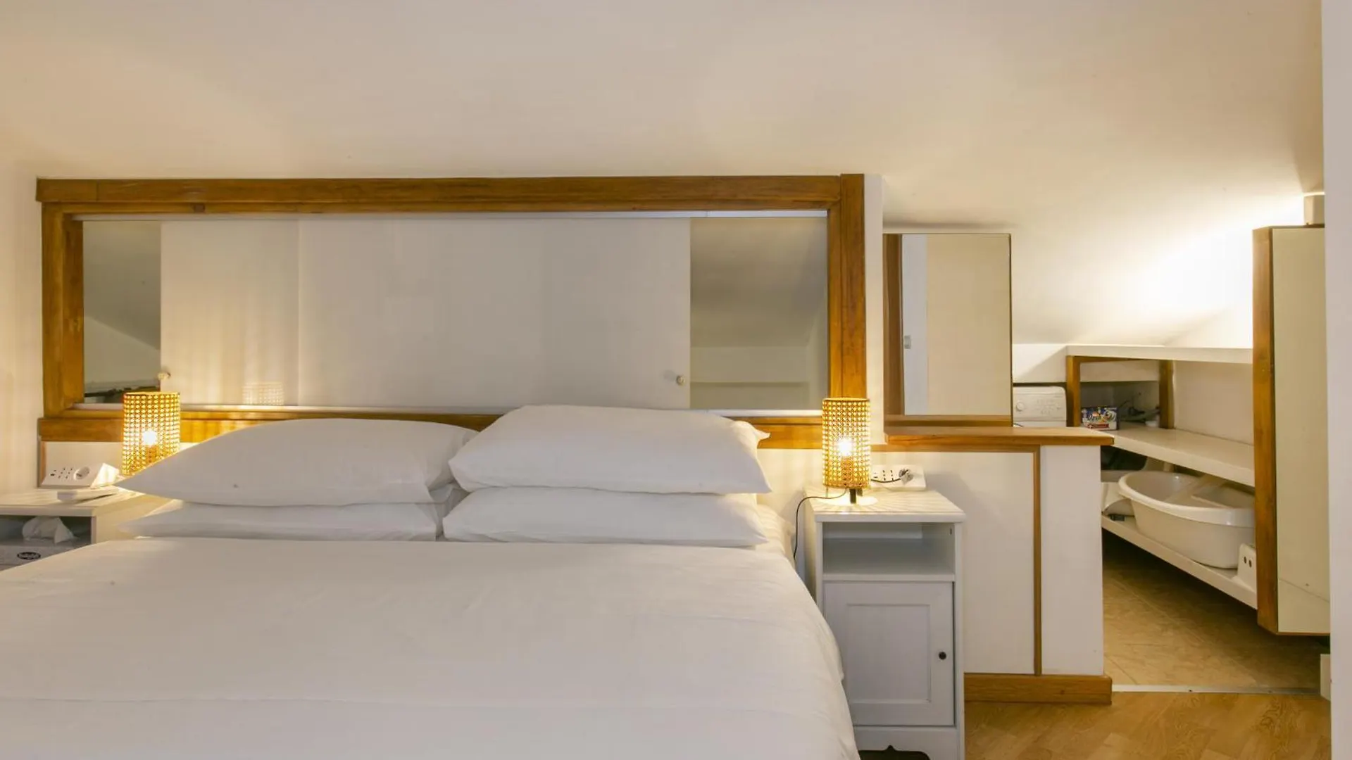 Apartment Trevi Little Palace #9 Rome Italy